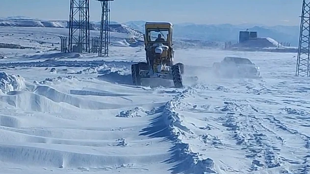 Büyükşehir Belediyesi Karla Mücadele Ekipleri Çalışmalarına Devam Ediyor