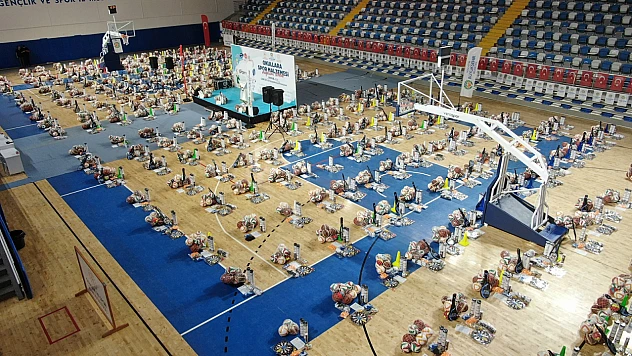 Büyükşehir Belediyesi'nden 300 Okula Spor Malzemesi Desteği Yapıldı