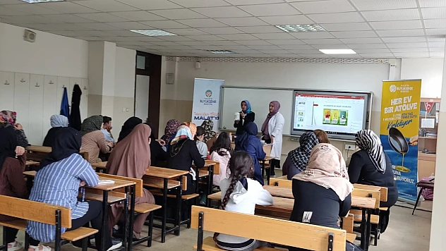 Büyükşehir Belediyesi'nden Vatandaşlara Geri Dönüşüm Eğitimi