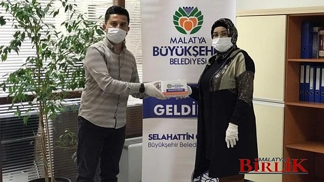 Büyükşehir Belediyesinden Vakıf ve Derneklere Maske Yardımı