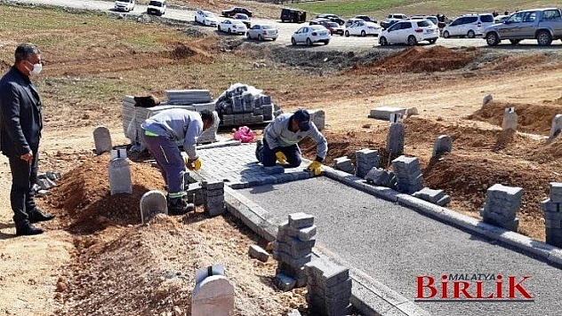 Büyükşehir'den Mezarlıklara Bakım ve Temizlik Çalışması