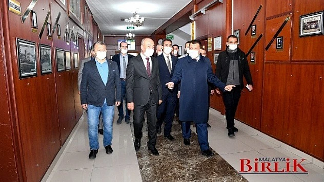 Büyükşehir, Malatya Lisesi'nde Bahçe Düzenlemesi Gerçekleştirdi