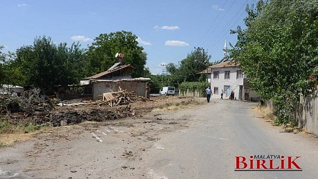 Büyükşehir Topsöğüt'te Doğalgaz Öncesi Yol Hazırlıkları Yapıyor