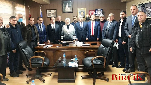 Çalık, Döviz Kuru Düştükçe Muhalefetin Yüzü Düşüyor