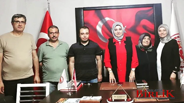 Çelik, Ailesinden Vatanseverler Derneğine Ziyaret