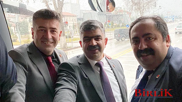 CHP'li Karakuş Seçim Otobüsüyle Şehir Turuna Çıktı 