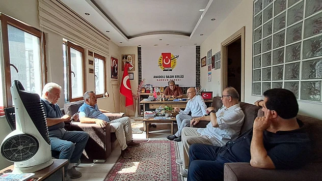 CHP'li Özdağ'dan Anadolu Basın Birliği Derneğine Ziyaret