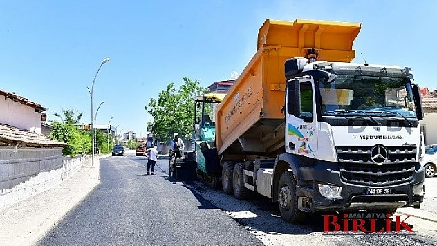Çınar, Bostanbaşı Mahallesinde Yenilenen Yolları Yerinde İnceledi