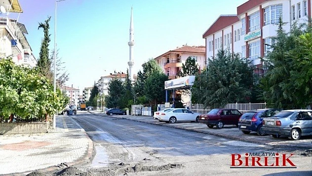 Çınar, Şeyhbayram Mahallesinde Yol ve Kaldırım Çalışmaları Devam Ediyor