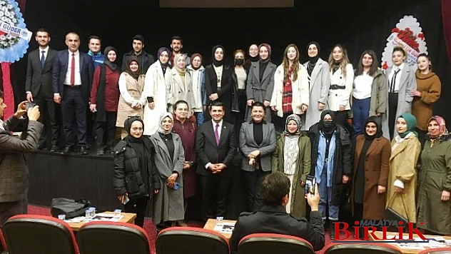 Cumhurbaşkanı Başdanışmanı Türkmenoğlu Gençlerle Buluştu