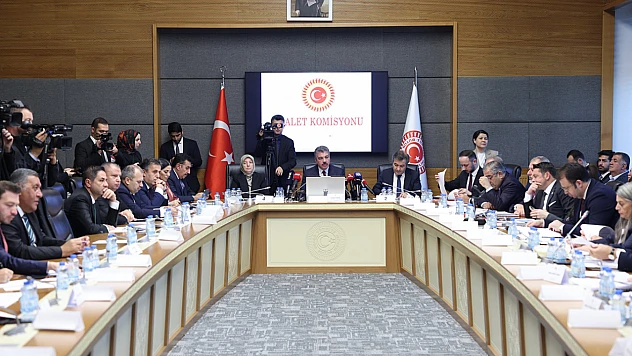 Denetimli Serbestliğe 3 Yıl Erken Geçiş İmkânı: TBMM'de 11'inci Yargı Paketi Görüşmeleri Sürüyor