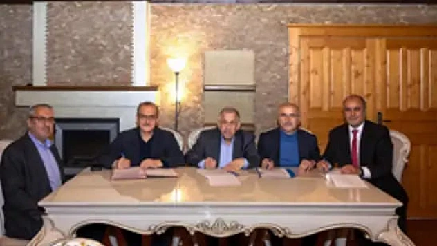 Depremde Yıkılan Şehir Mezarlığı Camii Osmanlı Mimarisi Tarzında İnşa Edilecek