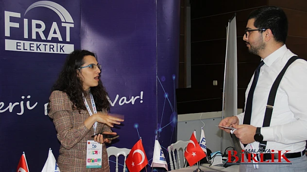 Dicle Üniversitesi'nde Düzenlenen Güneydoğu Kariyer Fuarı'nda Fırat EDAŞ Standına Büyük İlgi