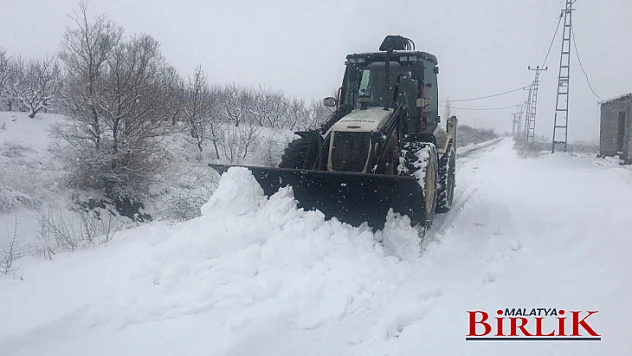 Doğanşehir Belediyesi karla mücadeleye devam ediyor
