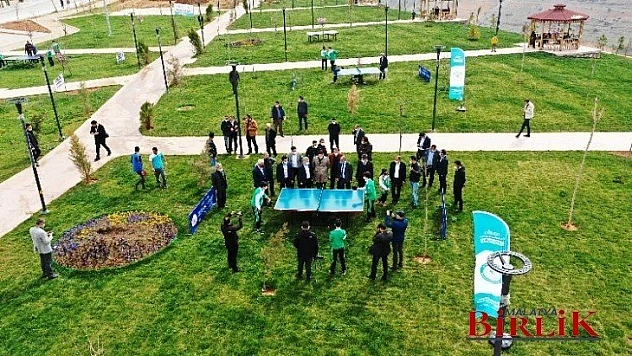 Dünya Masa Tenisi Gününde Yeşilyurt Masa Tenisi Oynuyor