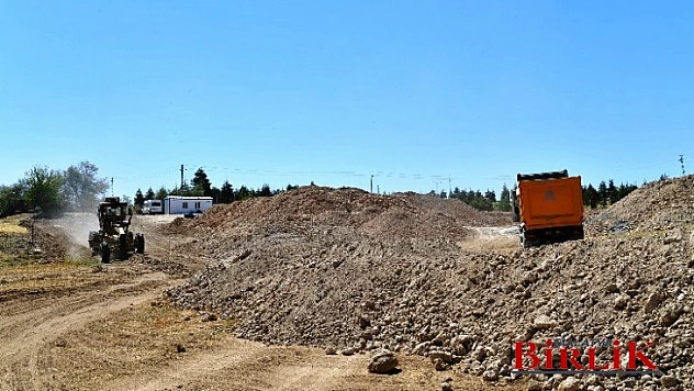 Ekonominin Ve Ticaretin Gelişmesi İçin Yeni Yollar Açıyoruz