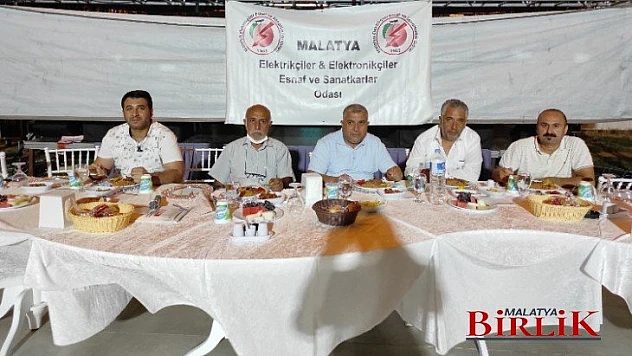 Elektrikçiler Esnaf ve Sanatkarlar Odası Üyeleri İstişare Toplantısı Yaptı 