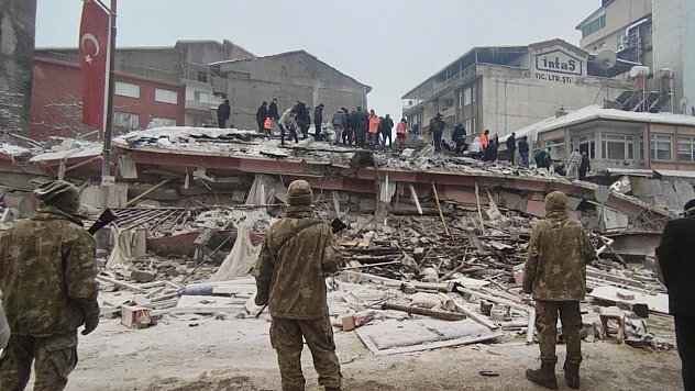 Ermeç Apartmanı faciasında yargılama 2026'ya kaldı