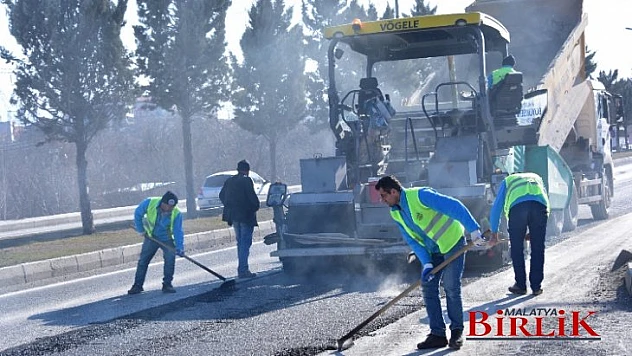 Eski Malatya Yolunda Asfalt Çalışmalarını Sürdürüyor
