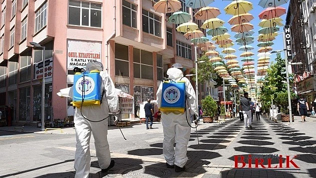Esnafın Çağrısıyla Şemsiye Sokak'taki İş Yerleri Dezenfekte Edildi