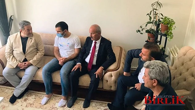 Fendoğlu, Malatyalı Gazi Mert Can Fırtına'yı Evinde Ziyaret Etti