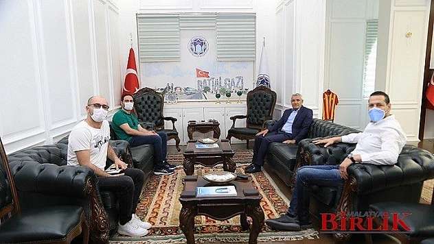 Film Yönetmeni Çetin Başkan Güder'i Ziyaret Etti