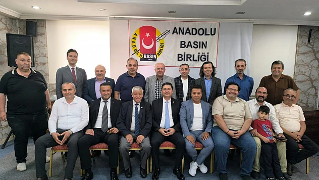 Gazeteci, meslektaşını tehdit etmez