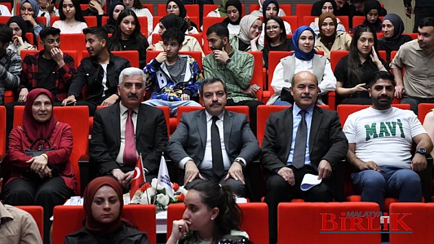 Geçmişten Geleceğe Hemşirelik Konferansı Düzenlendi