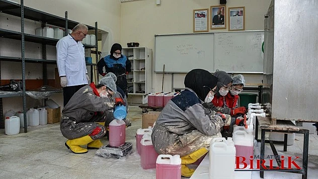 Geleceğin Kimyagerleri 250 Bin Liralık Ciroya İmza Attı