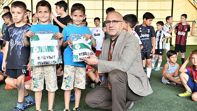 Geleceğin Yıldızları Yeşilyurt Belediyesi Futbol Kursunda Yetişiyor