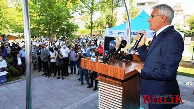 Gelincik Tepesi 678 Konutun Anahtar Teslim Töreni Düzenlendi