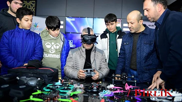 Gençlerimizi Yüksek Teknoloji Alanında Eğitiyoruz