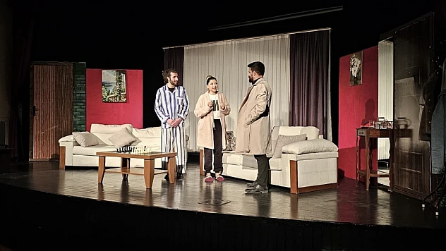 'Gölge Oyunu' Seyircisiyle Buluştu!