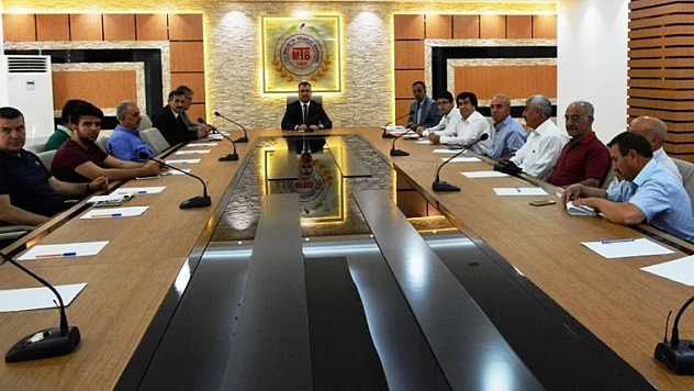 Vali Toprak, Kayısıda Ortak Fiyat Taahhüd Toplantısı Yapıldı