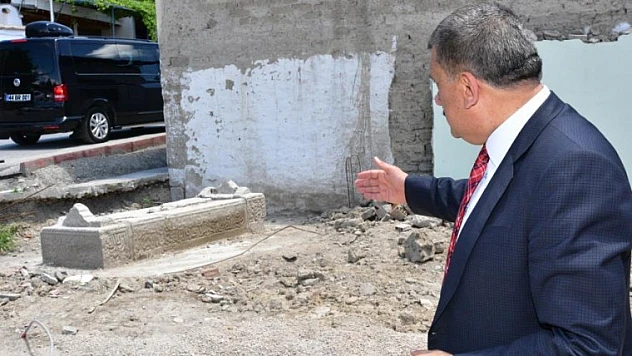 Sancaktar Türbesi Restore Edilecek