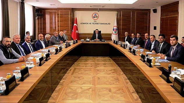 Bakan Tüfenkci, Malatya İlçe Muhtarları İle Bir Araya Geldi