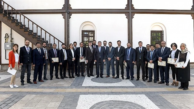 Eğitime Katılanlara Sertifikaları Verildi