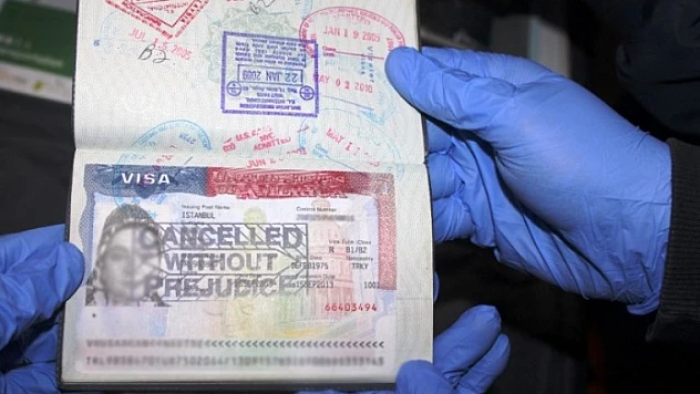 FETÖ'cülere Ait Eşyalar Amerika'ya Gönderilmek İstenirken Yakalandı