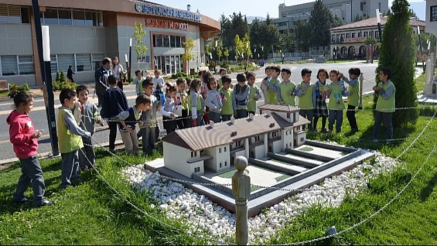 Öğrenciler Miniamalatya'yı Gezdiler