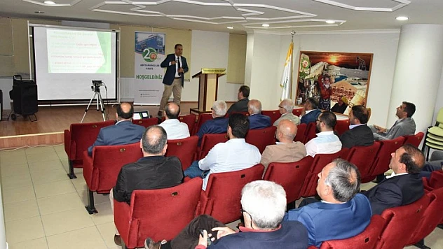 İki Bilim İnsanı Kurumsallaşmanın Önemini Anlattı