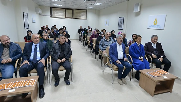 Çalık, Türkiye'nin Yeni Aydınlık Beyinlere İhtiyacı Var