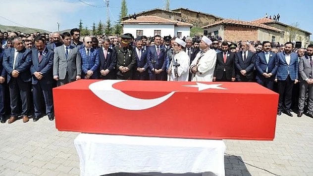 Bakan Tüfenkci, Şehit Şahin'in Cenaze Törenine Katıldı