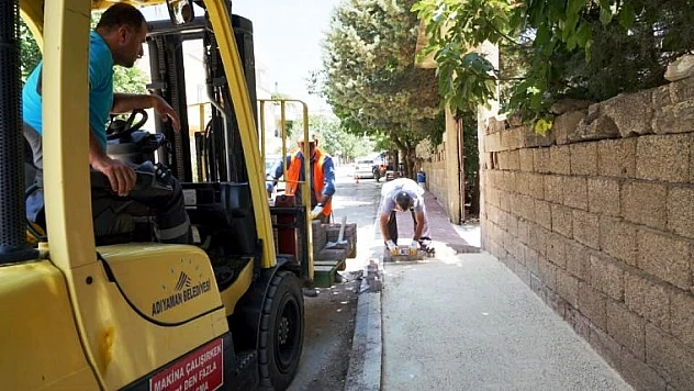Malazgirt Mahallesi'nde Kaldırım Çalışması