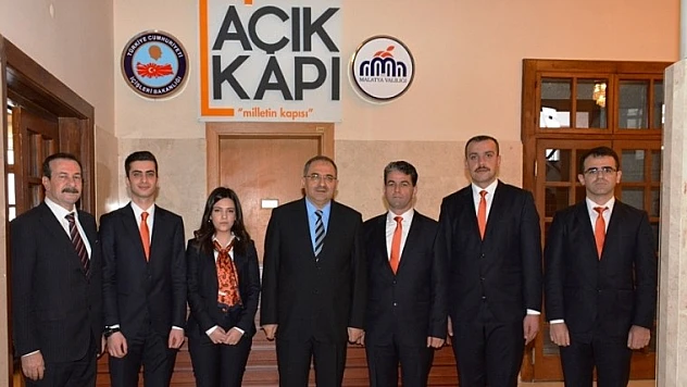 Açık Kapı Vatandaşa Kapılarını Açıyor