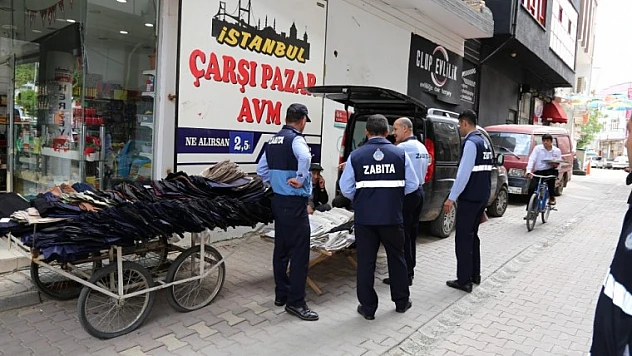 Kaldırım İşgali Yapan Esnaf Uyarıldı