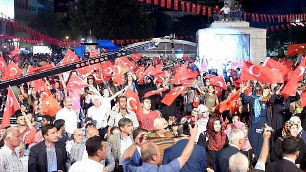 Malatyalılar 15 Temmuz Millet Meydanındaydı