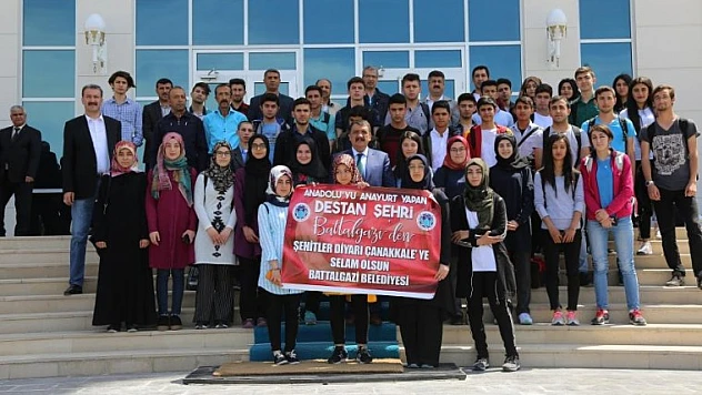 Battalgazi Belediyesi Başarılı Öğrencileri Çanakkale'ye Gönderdi
