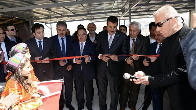 Bakan Bülent Tüfenkci'ye Akçadağ'da Sevgi Seli