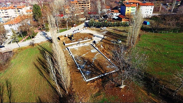 Dilek Mahallesine Park ve Halı Saha