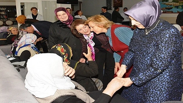 Vali Ali Kabanın Eşi Neriman Kaban, Huzurevini Ziyaret Etti